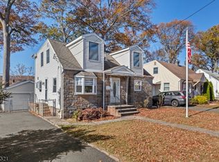 52 6th Ave, Hawthorne, NJ 07506