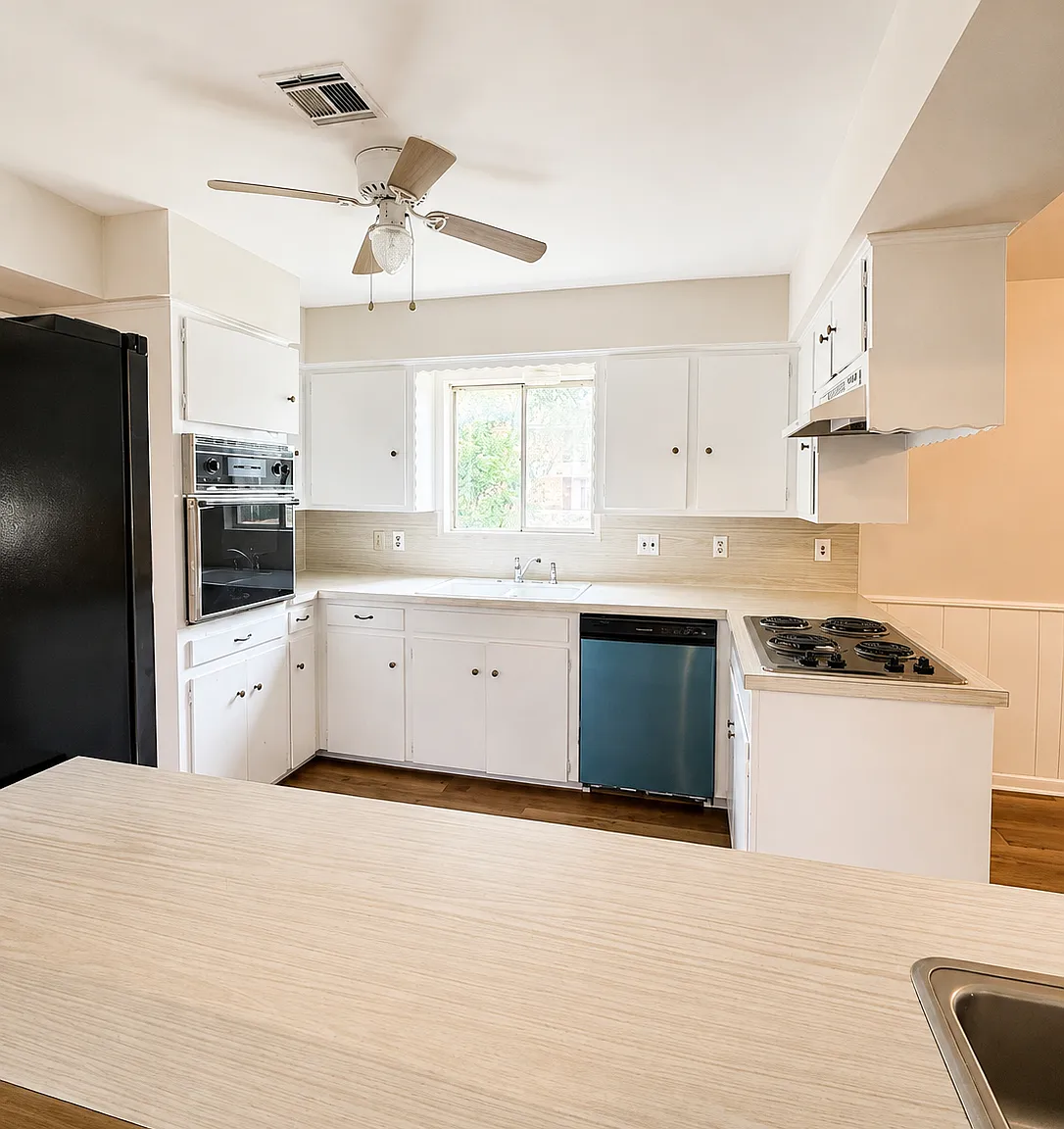 3 bed, 2237 sqft, $2,700 — Photo 4