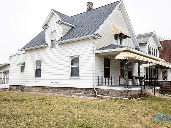 4th image of 159 Essex St
