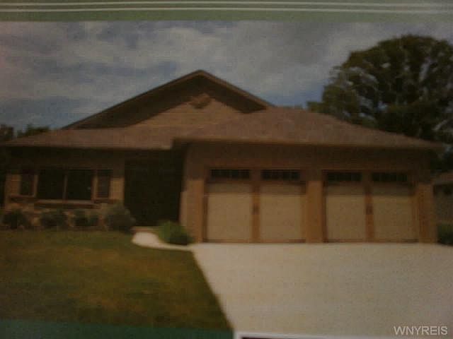 1st image of 20 Deerview Dr