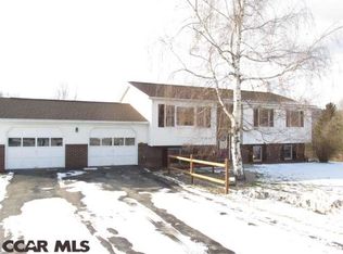 94 Ira Ln, Port Matilda, PA 16870