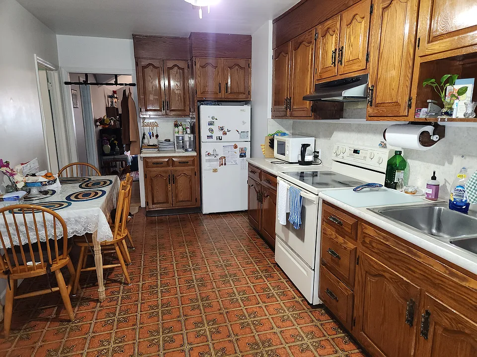 14 Scribner Ave #3