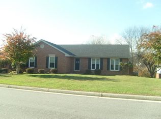 422 Sunflower Dr, Vinton, VA 24179