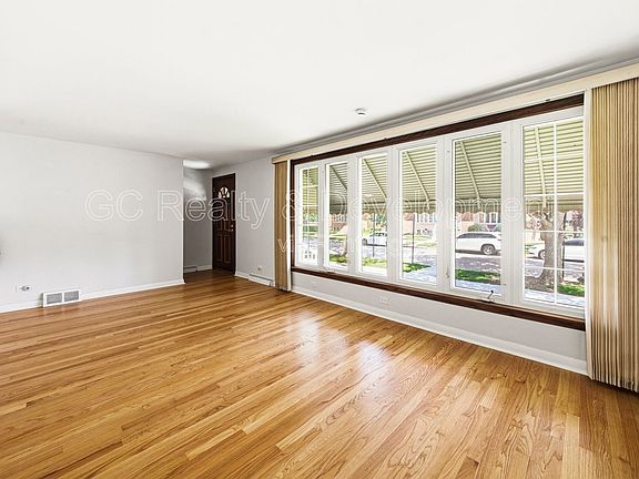 2nd image of 5144 S Melvina Ave