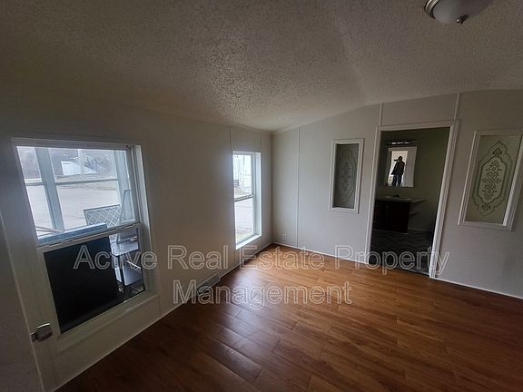 4th image of 2211 S Dort Hwy #B25