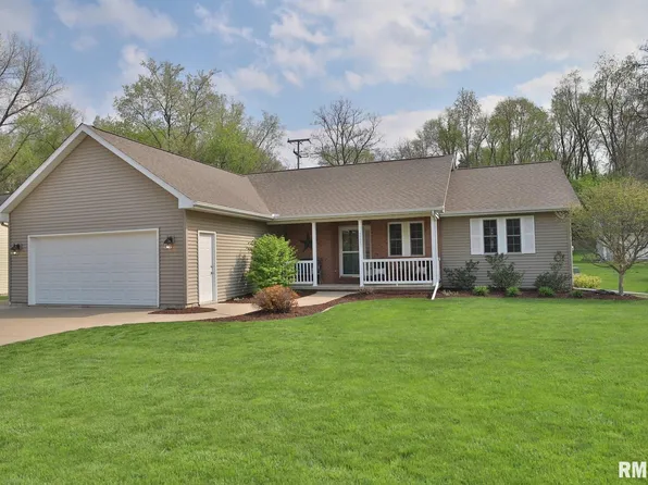 205 Tulip Dr, Mackinaw, IL 61755