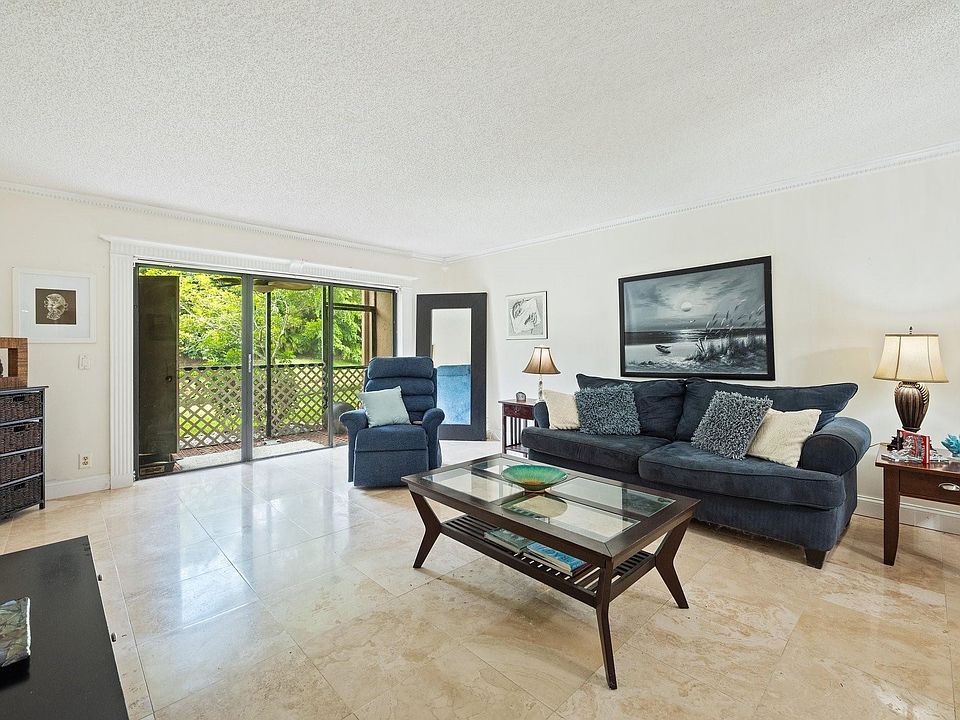 1st image of 429 Lakeview Drive #104