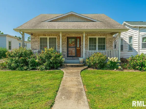 813 Pulaski St, Lincoln, IL 62656