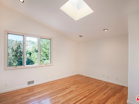 5th image of 27139 Sea Vista Dr