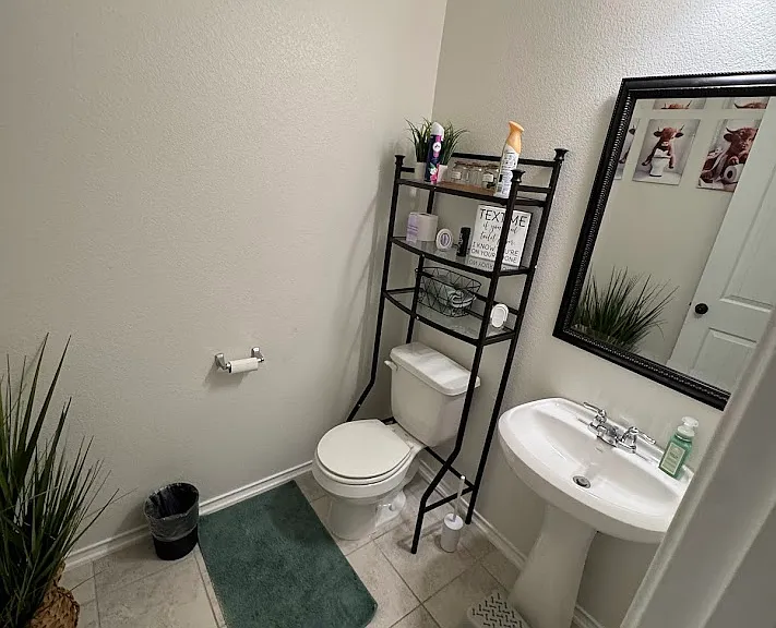 405 Los Cobos Ln — Photo 10
