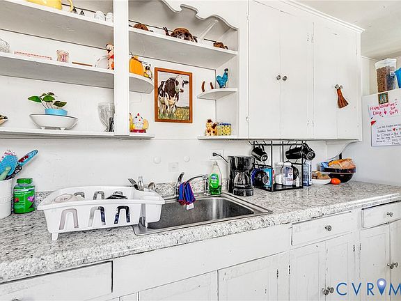 4th image of 2935 New Market Rd