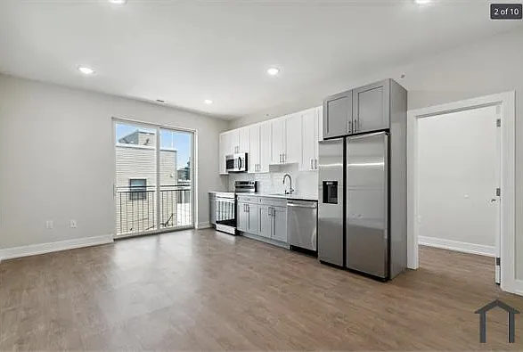 2 bed, 700 sqft, $1,600 — Photo 1