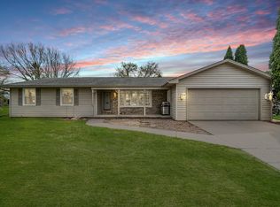 2758 Sherry Ln, Green Bay, WI 54302