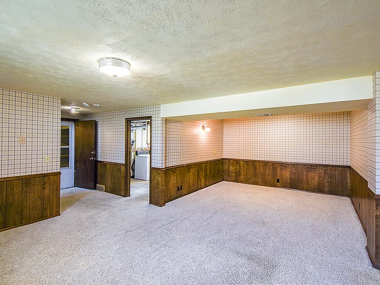 10205 T Cir — Photo 19