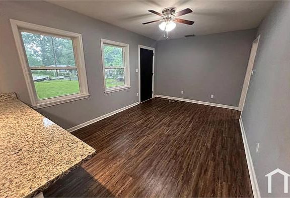 5th image of 714 Simmons St