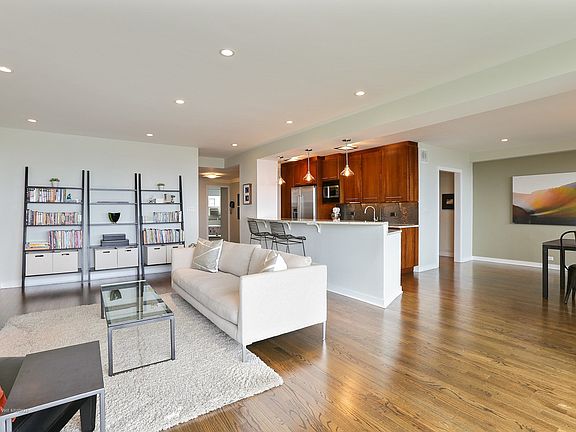 4th image of 3180 N Lake Shore Dr APT 8G