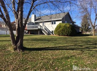 7464 Vinewood Way N, Maple Grove, MN 55311