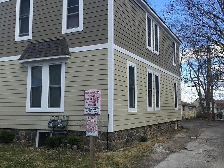 224 N Summit St #2 — Photo 14