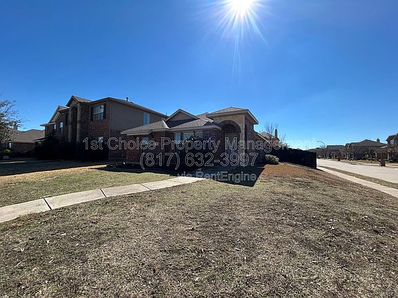 3rd image of 5865 Fir Tree Ln