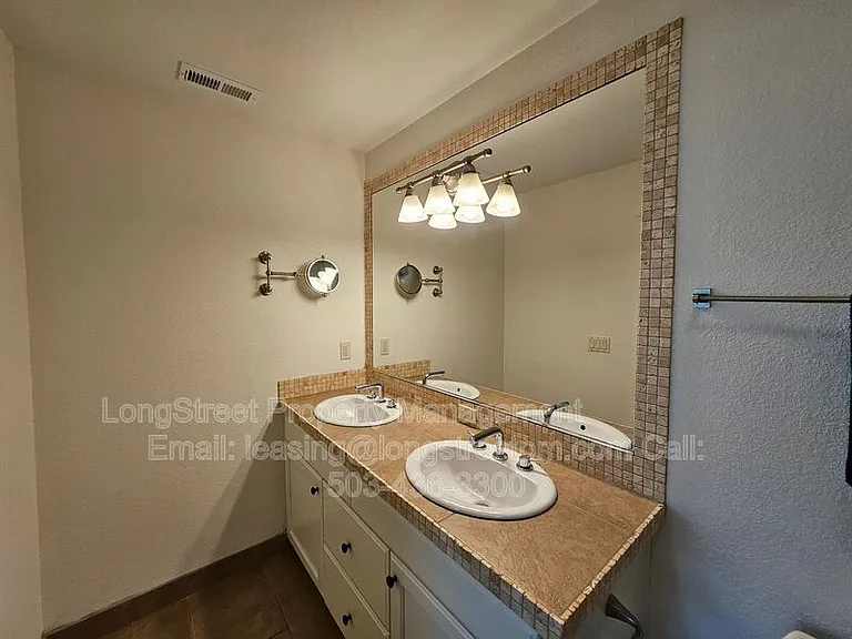 11819 SW 60th Ave — Photo 30
