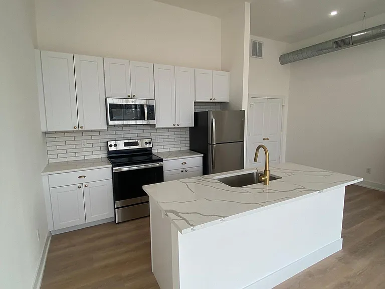 2510 Sutton Blvd — Photo 11
