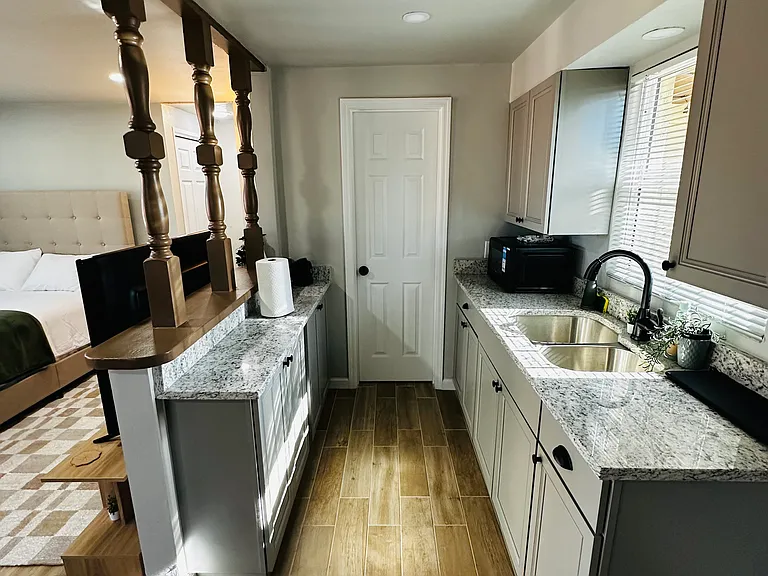 808 E Halcyon Rd — Photo 6