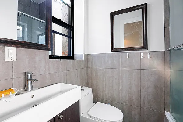 Rented by Arwell Realty | media 6