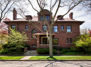 1044 Lake Shore Blvd, Evanston, IL 60202