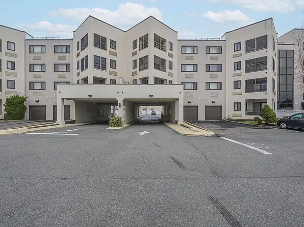 725 Miller Ave APT 410, Freeport, NY 11520