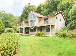 302 Mountain Spring Rd, Waynesville, NC 28786