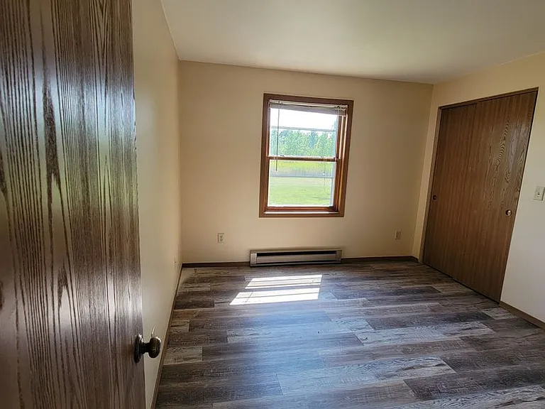 542 E Bronson Rd — Photo 4