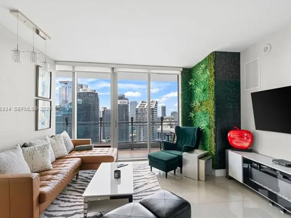 92 SW 3rd St APT 4702, Miami, FL 33130