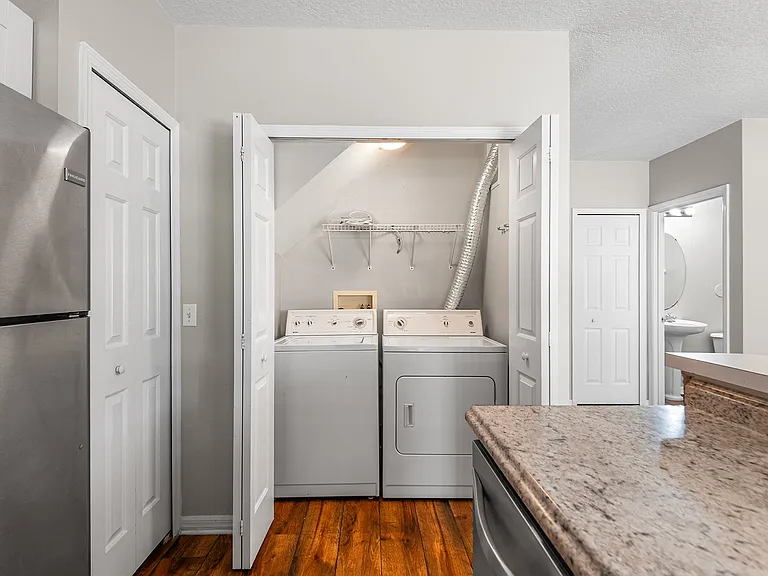 1304 Denman Ct — Photo 6