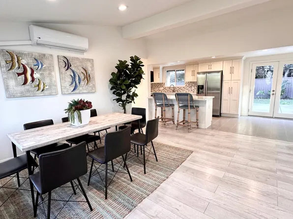 805 Towne St, Costa Mesa, CA 92627