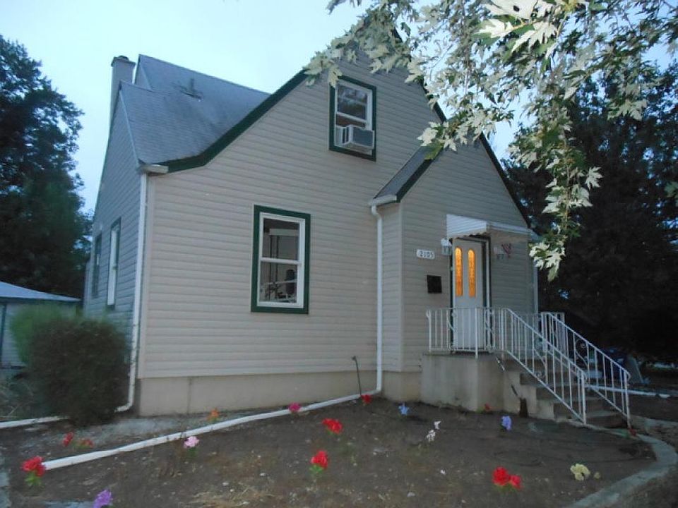 1st image of 2105 Scott St