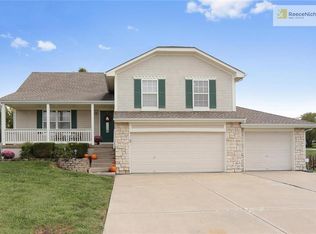 1013 Redwood Dr, Raymore, MO 64083
