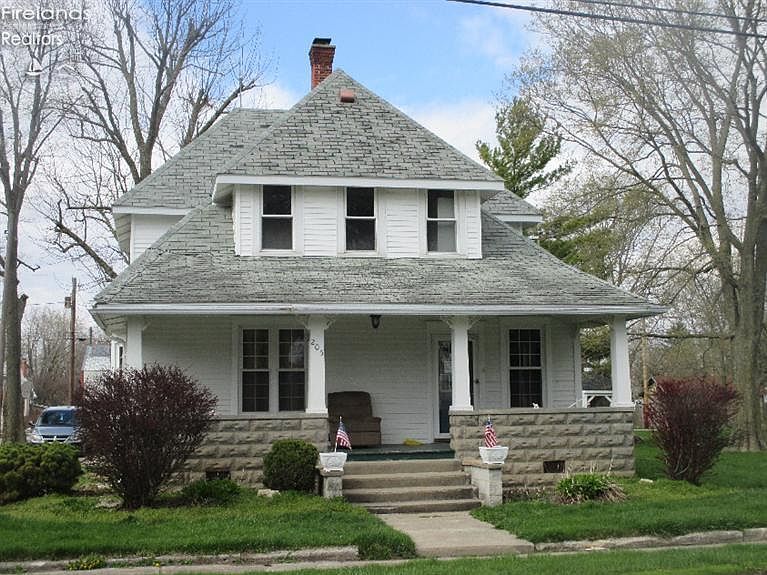1st image of 205 Union St