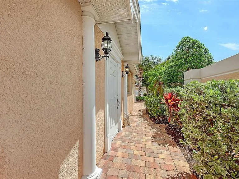 11605 Garessio Ln — Photo 6
