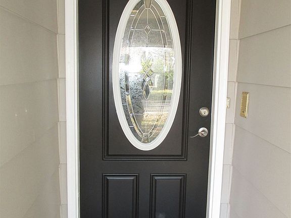 3. 707 Farmington, Front Door