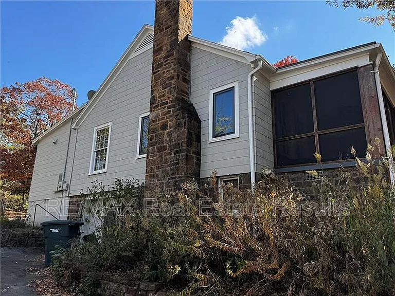 610 N Olive Ave — Photo 4