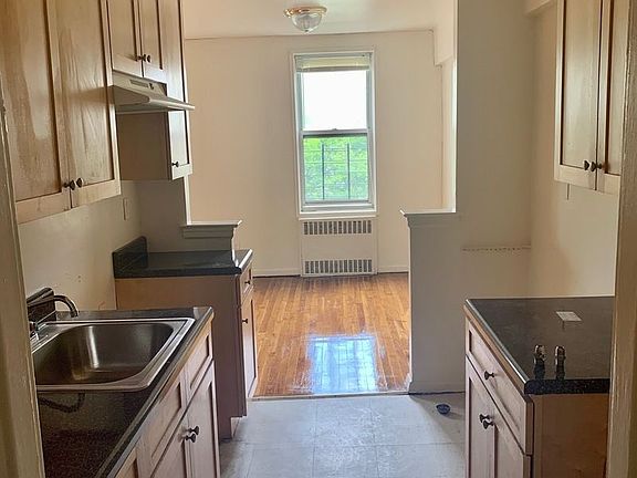 4th image of 4345 Webster Ave APT 5I