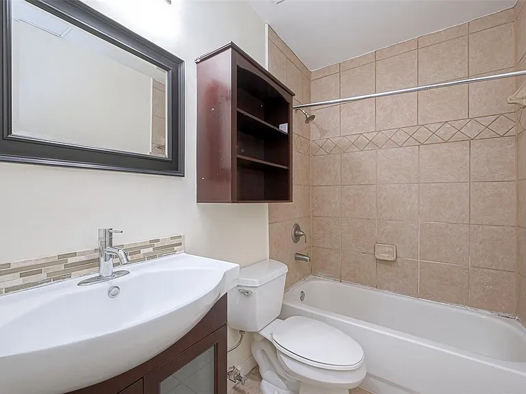 4515 Briar Hollow Pl #305 — Photo 11