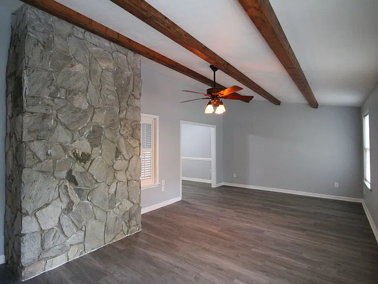 806 Beech Dr — Photo 13