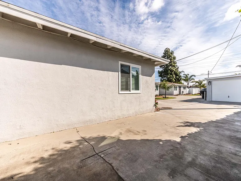12547 Josephine St — Photo 21