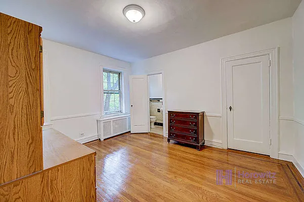 Sold by Horowitz Real Estate | media 10