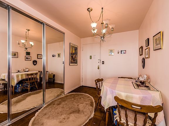 4th image of 7025 Yellowstone Blvd #19P