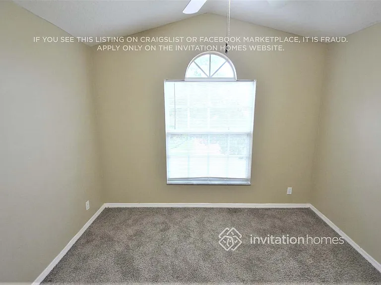 21919 Philmont Ct — Photo 16