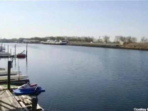 2220 National Dr, Brooklyn, NY 11234