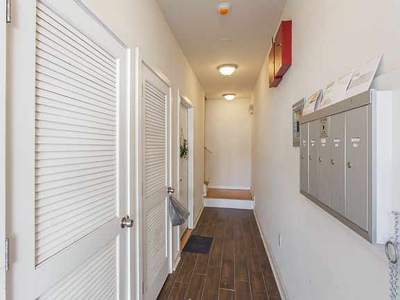 3rd image of 1310 N Carlisle St APT 2F