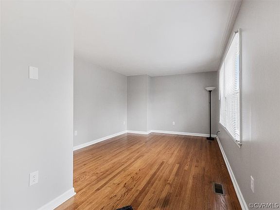 3rd image of 4302 Aspen Shades Pkwy